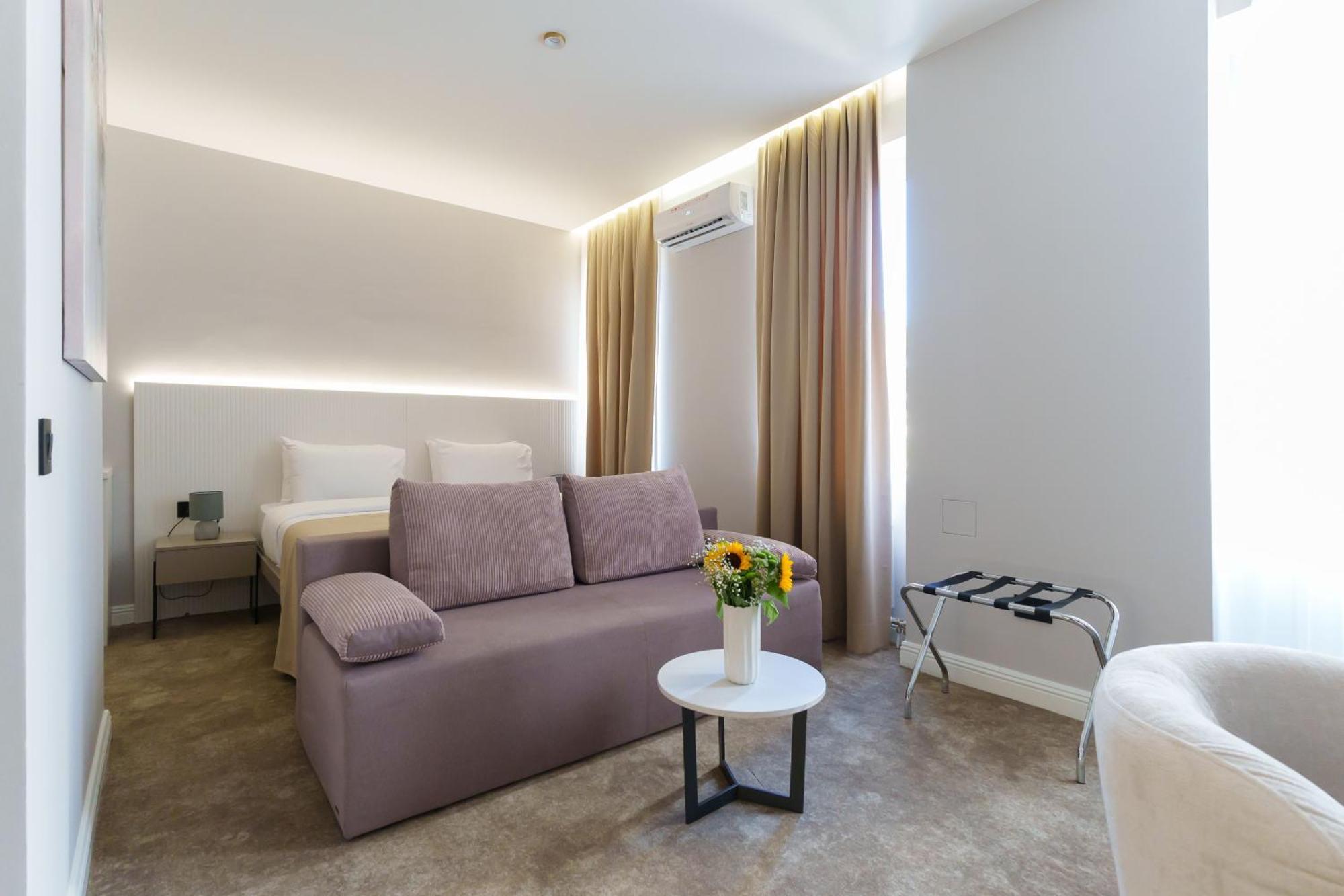 Move In Aparthotel